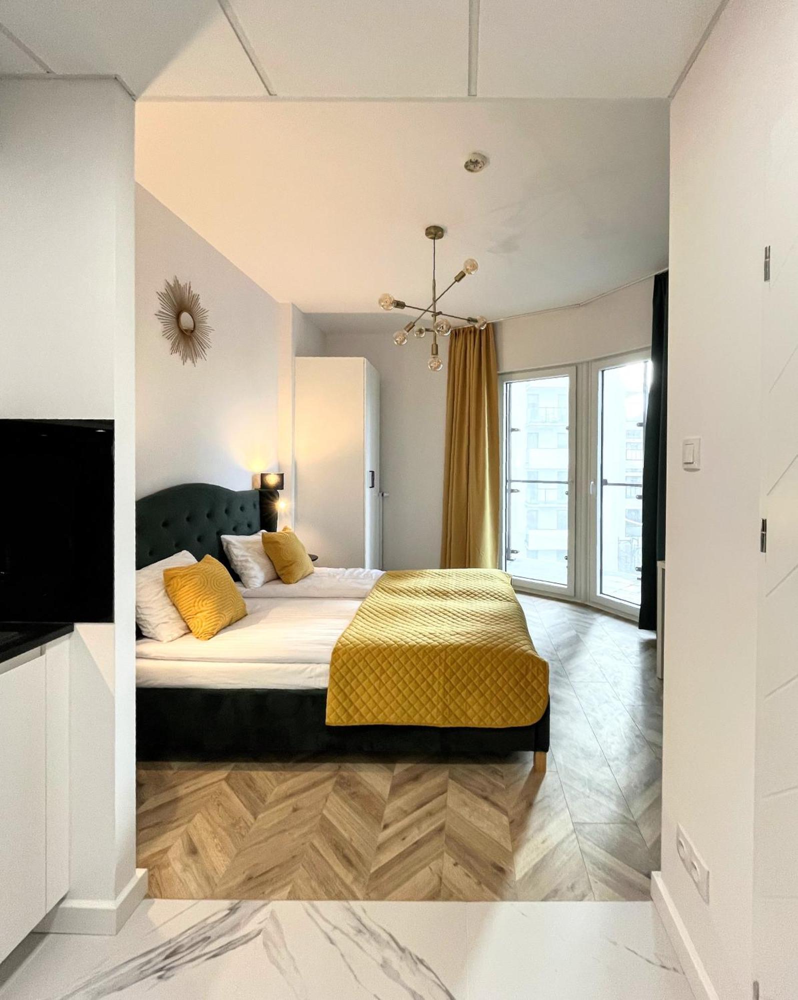 Warsaw Concierge Tower Apartment Exterior photo