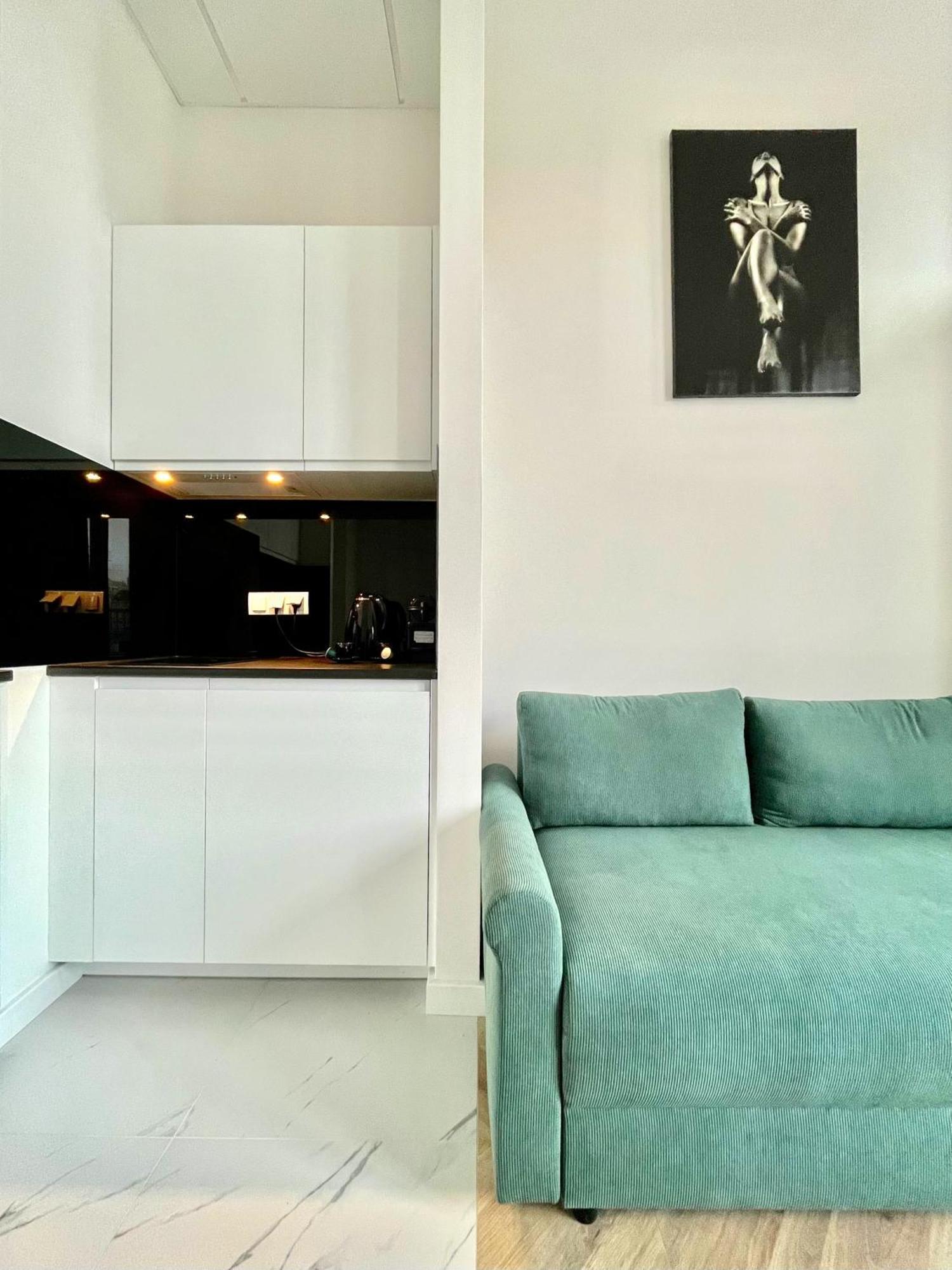 Warsaw Concierge Tower Apartment Exterior photo