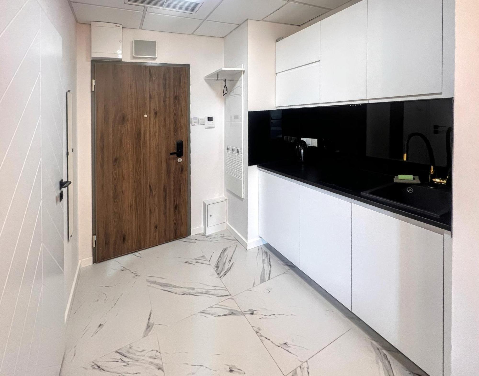 Warsaw Concierge Tower Apartment Exterior photo