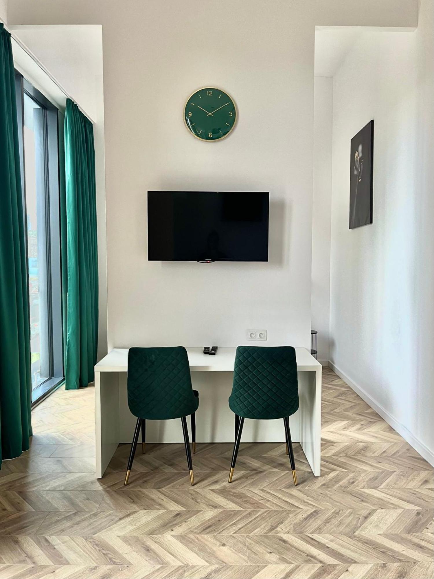 Warsaw Concierge Tower Apartment Exterior photo